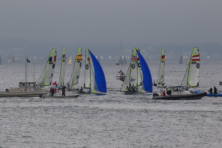 广厦狂胜辽,于德豪,分率山东击,香港赛马会,赛程安排,赛果查询,马匹资料,比赛分析