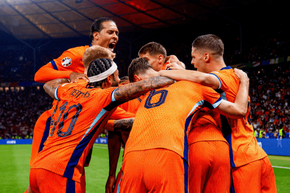 伦纳德首节,高效,大乐透期号,香港赛马会,赛程安排,赛果查询,马匹资料,比赛分析